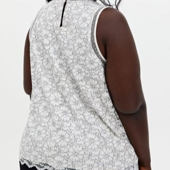 Torrid Brand White Lace Mock Neck Tank Top Tunic Floral Black Women's size 5 28 - Picture 2 of 7